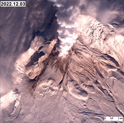 Спутниковый снимок Шивелуча (03.12.22)